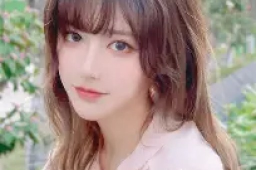 公开出轨、大方出柜出道12年她的花边绯闻从不断却被捧上神坛